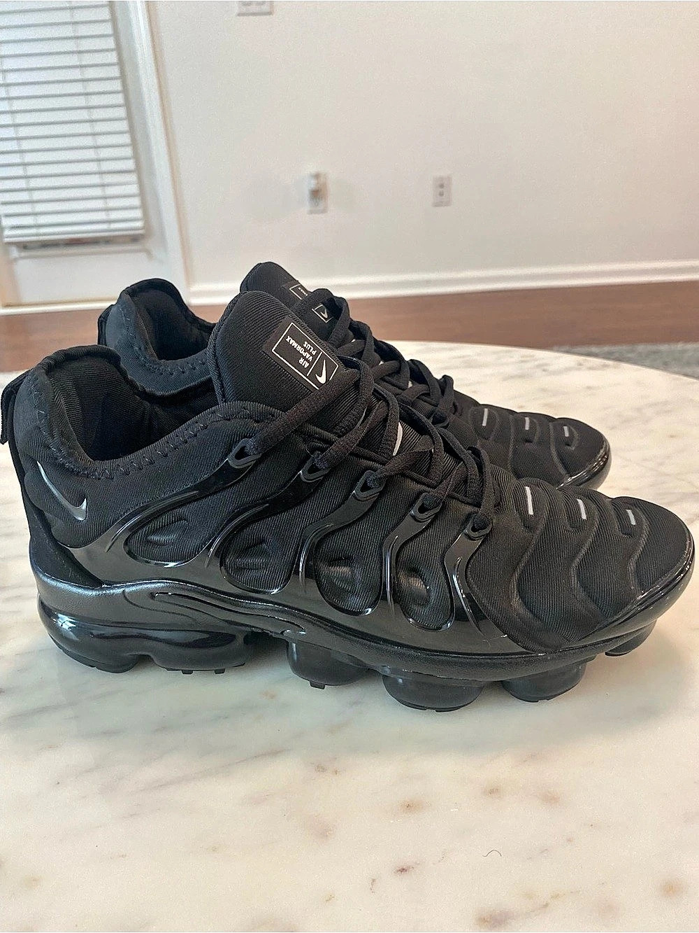 Nike Air VaporMax Plus Black Sneakers US 7 Like New